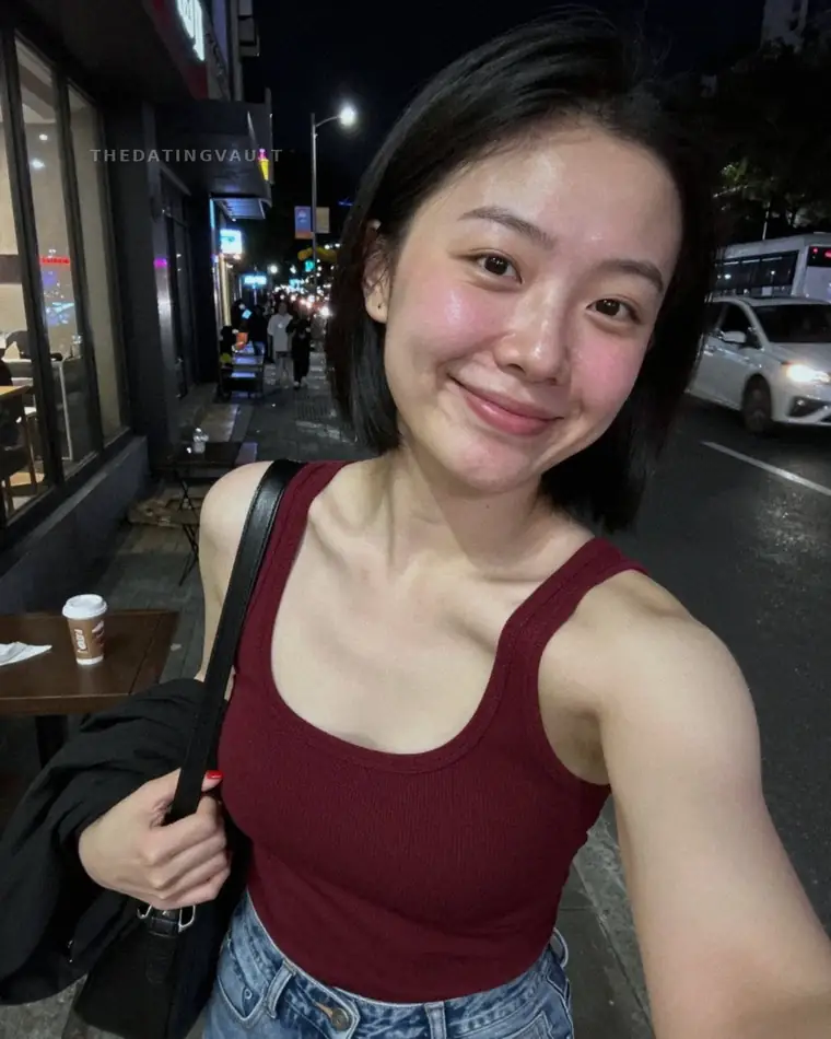 AntoniaDawn (25) - Lacey