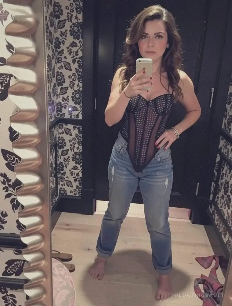 AntoniaGirl (25) - Salina
