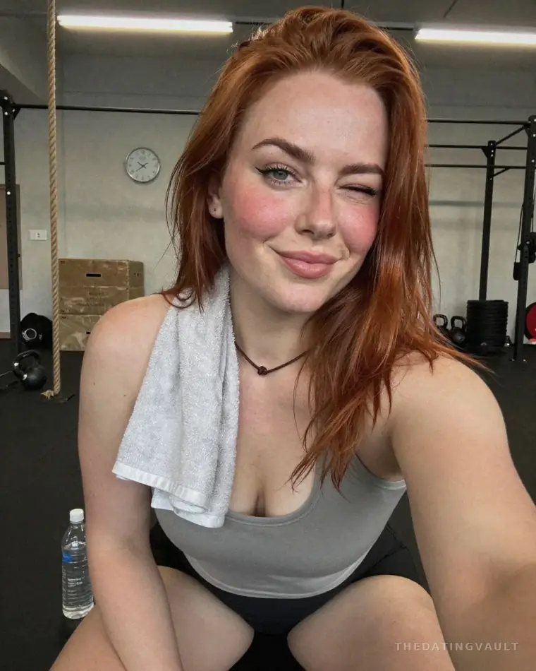 AubreyBelle (25) - Levittown