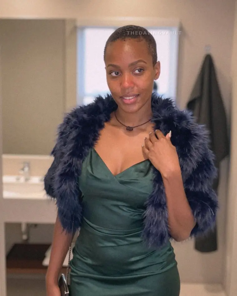 AuroraXo (25) - Richmond West