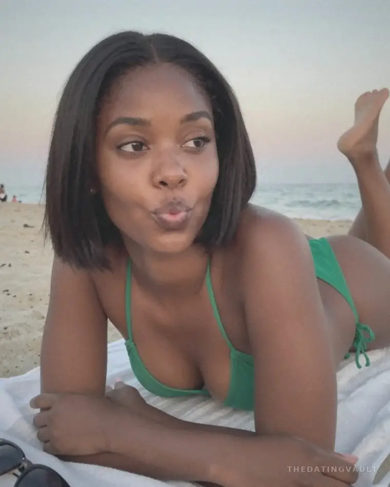 BrooklynBee (25) - Brandon