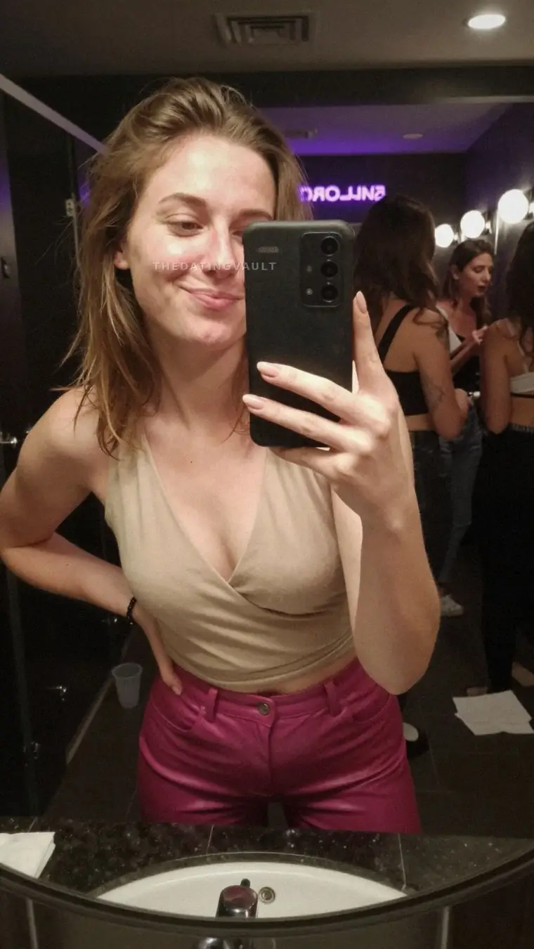 CallieJasmine (25) - Monterey