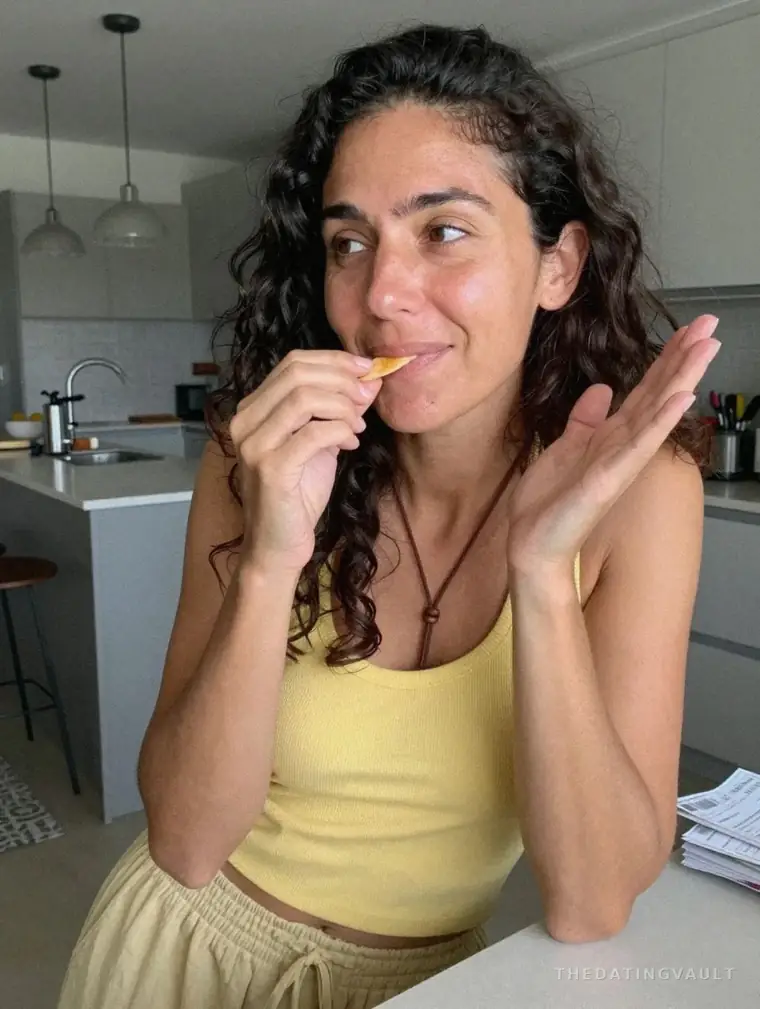Cara (30) - Oakland