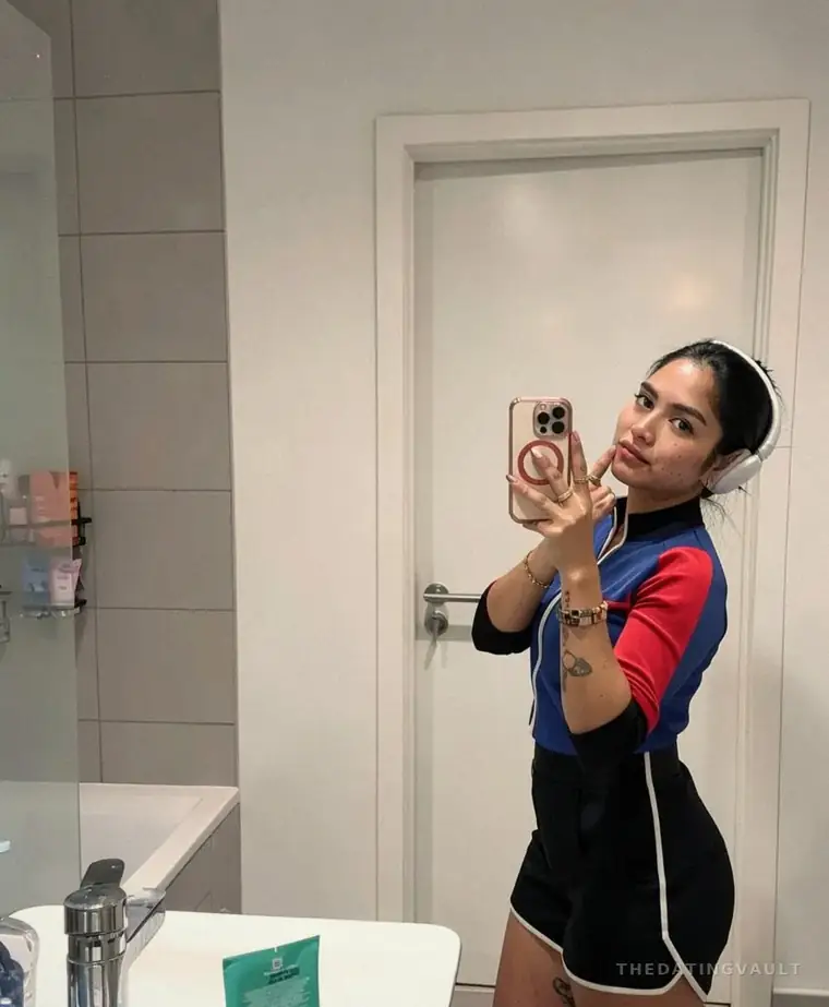 Cecilia993 (25) - Parker