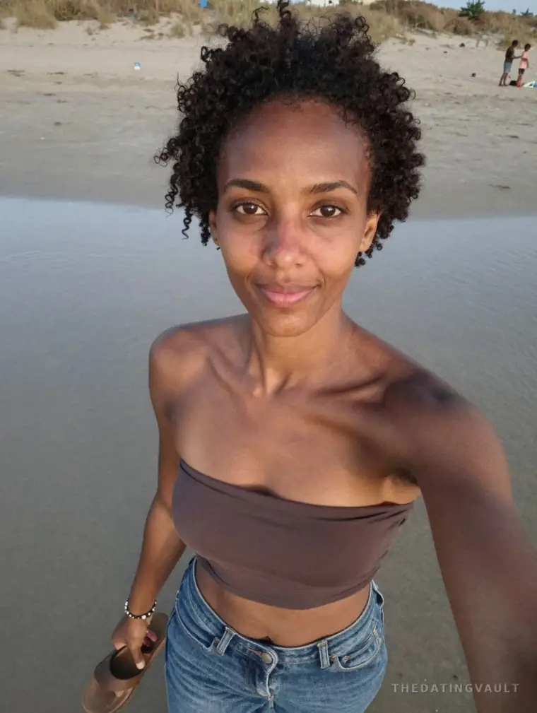 Elena77 (25) - Des Moines