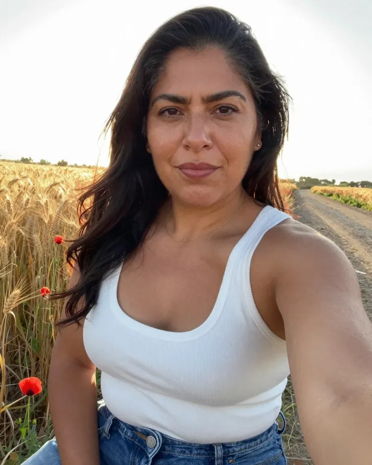 Isabella19 (40) - Enfield