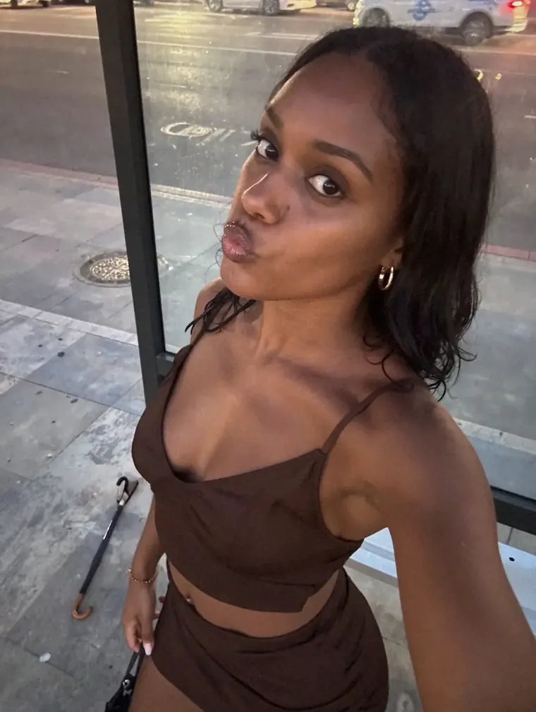 IslaBee (25) - Denton