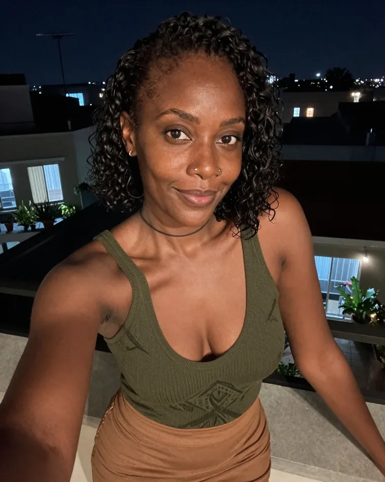 MaeGirl (30) - Hawthorne
