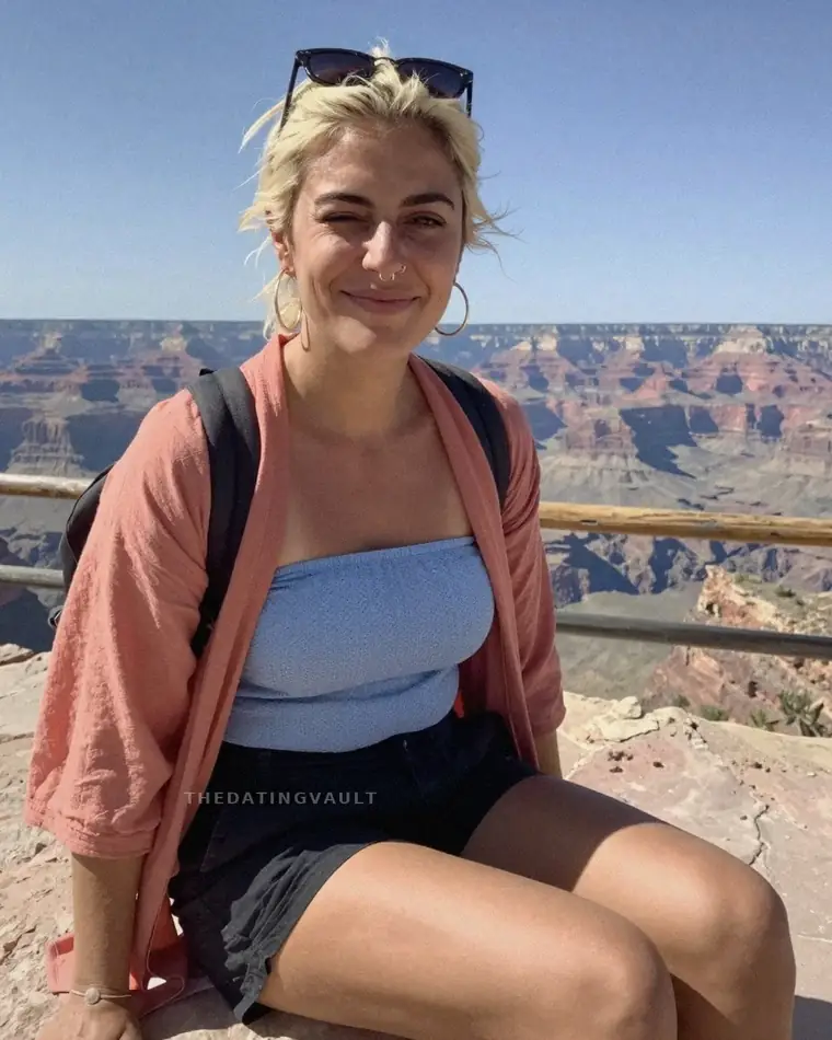 MaggieMae (25) - Swansea