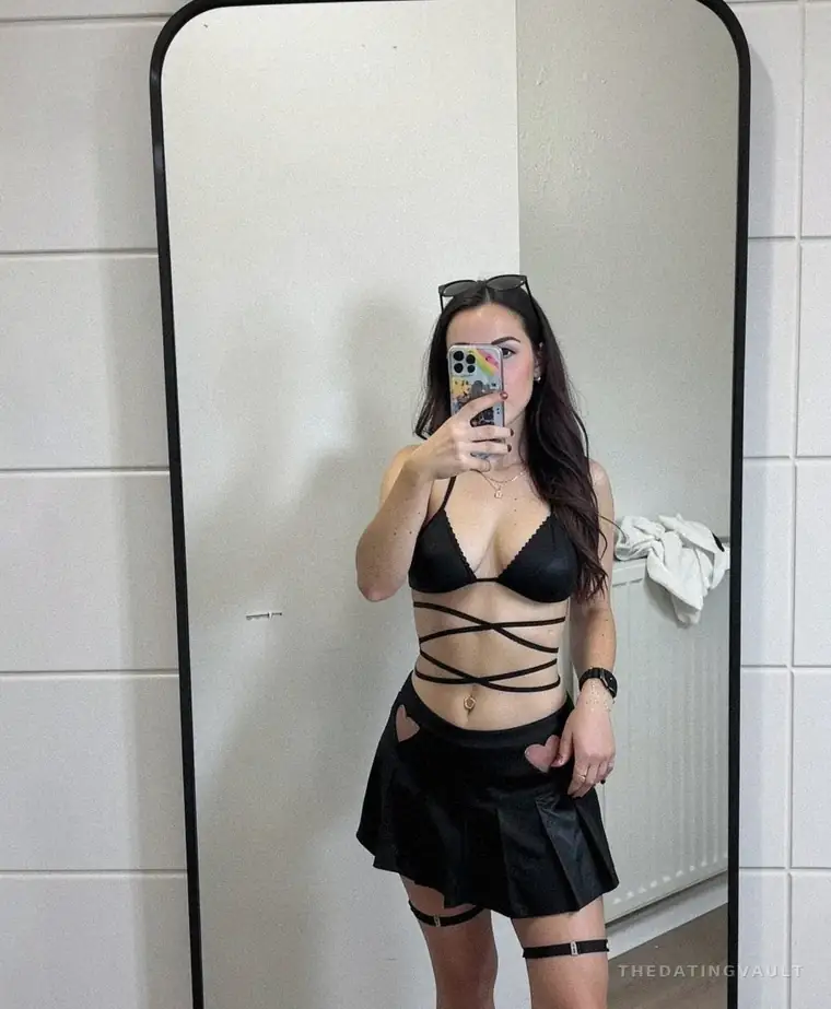 MargoGirl (25) - Roselle
