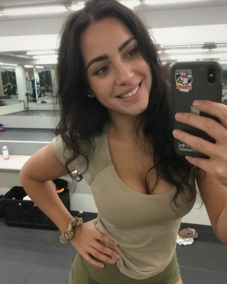 Mikayla82 (25) - Fishers