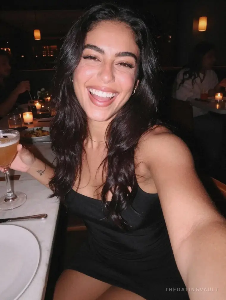 Mira (25) - Garland