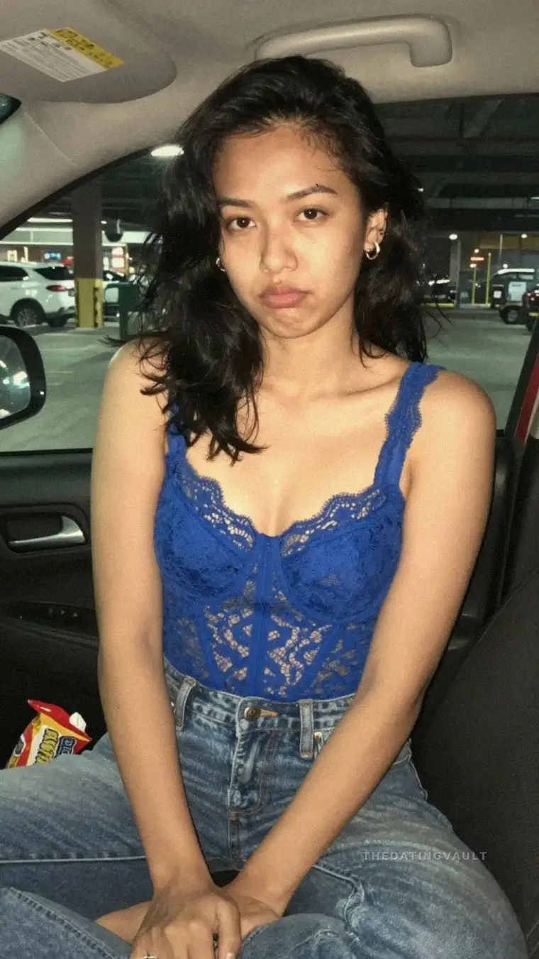 Molly (25) - Evanston