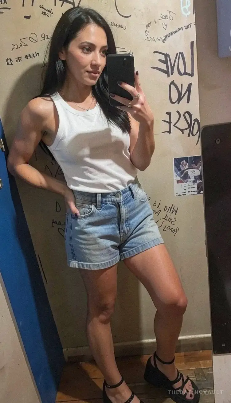 PrettyAnnie (30) - Elizabeth