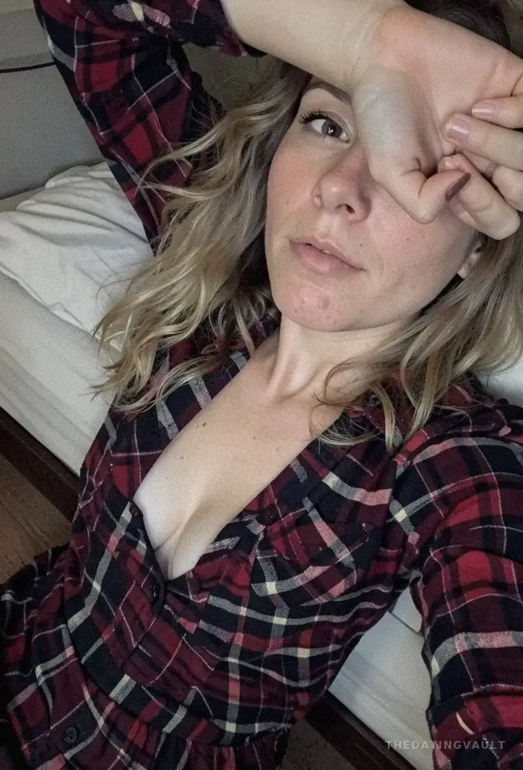 RosieLou (28) - Beckley