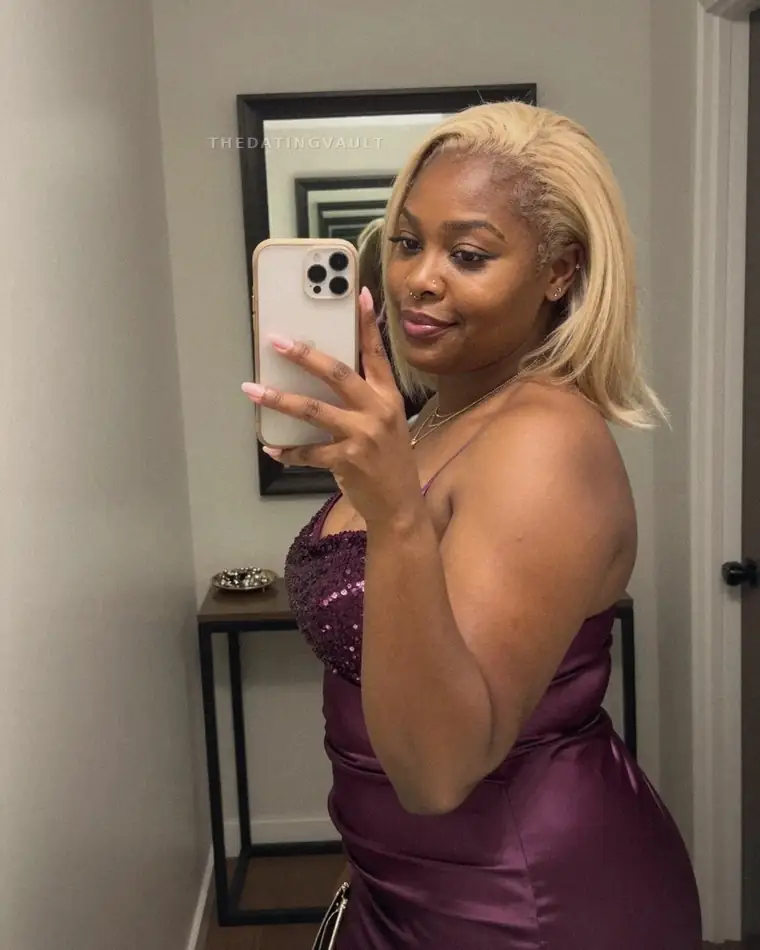 Sarah90 (25) - Ozark