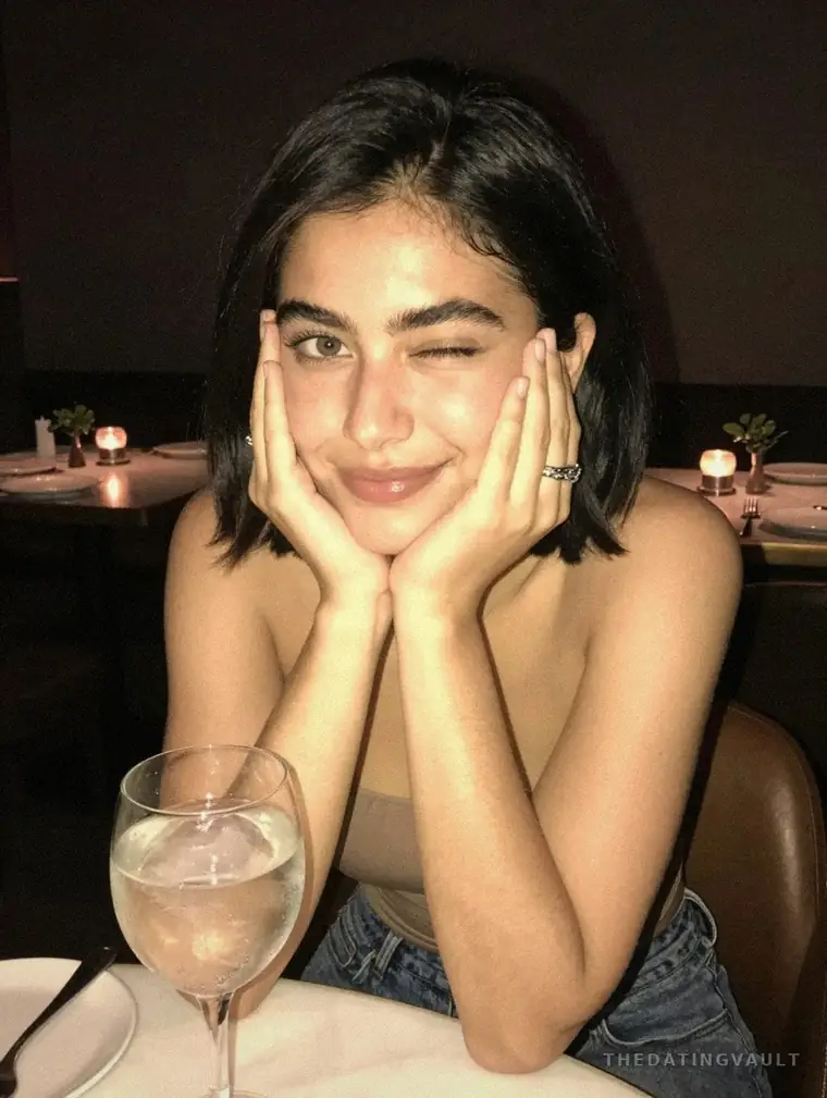 TinaXo (21) - Utica