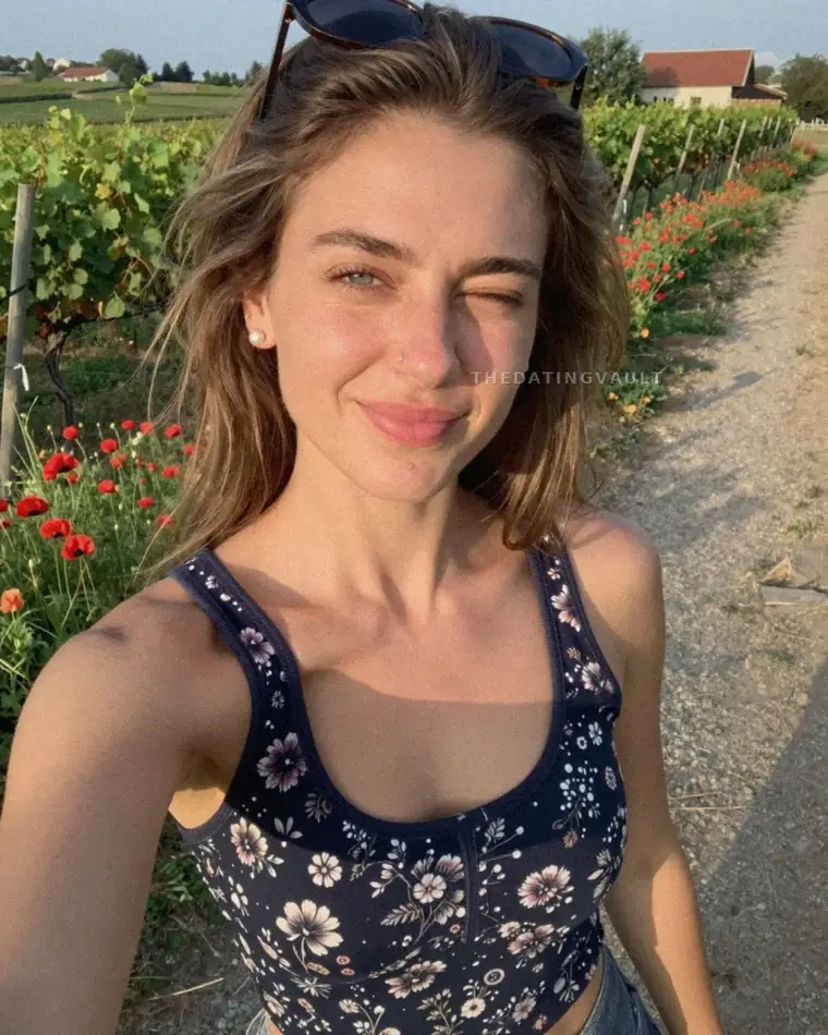 Violeta89 (25) - Andover